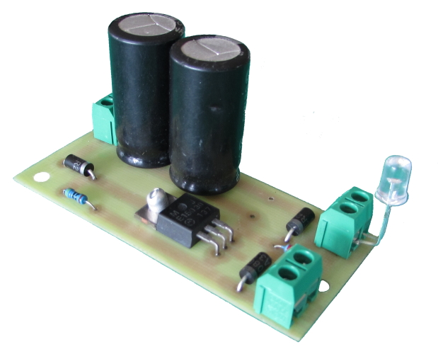 Model JTECDU. Capacitor Discharge Unit for model train systems. Powered from 12-24VAC or DC sends short pulse to turnout/points motors to prevent damage.